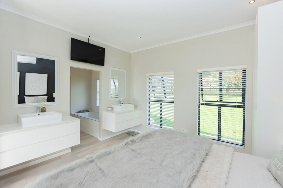 9 Bedroom Property for Sale in Olifantskop Western Cape